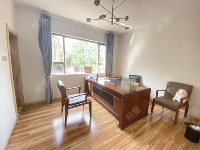 6室3廳4陽臺 云嶺天驕別墅臥室