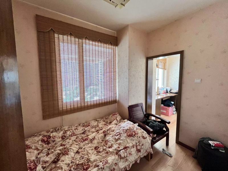 5室2廳 世紀(jì)城沁春苑臥室