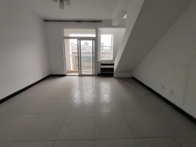 3室2廳1陽臺 高美云安