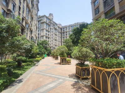 4室2廳2陽臺 萬科銀海泊岸瀾庭