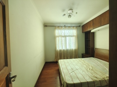 4室2廳1陽臺 南疆花園