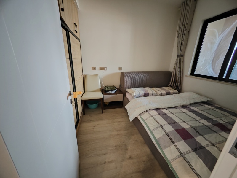 3室2廳2陽(yáng)臺(tái) 金科陽(yáng)光里臥室