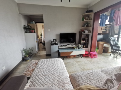 2室1廳1陽(yáng)臺(tái) 錦泰花園