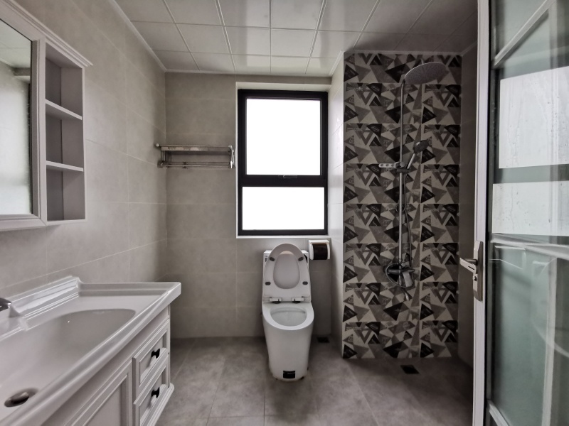 4室2廳1陽臺 紅星天鉑衛(wèi)生間