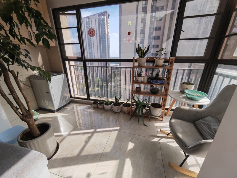 3室2廳2陽(yáng)臺(tái) 金科陽(yáng)光里陽(yáng)臺(tái)