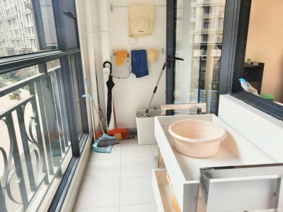 4室2廳2陽(yáng)臺(tái) 萬(wàn)科銀海泊岸瀾庭