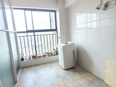 4室2廳2陽(yáng)臺(tái) 蓮景苑