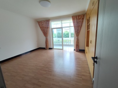 5室2廳2陽臺(tái) 羊腸新村