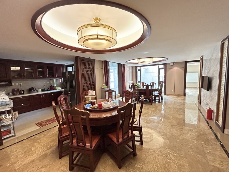 5室3廳2陽臺 昆明恒大云璽別墅餐廳