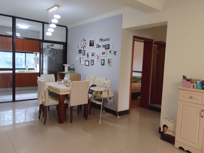 3室2廳2陽臺 西秀園客廳