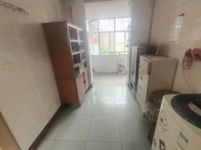 3室2廳2陽臺(tái) 大東新村13號(hào)