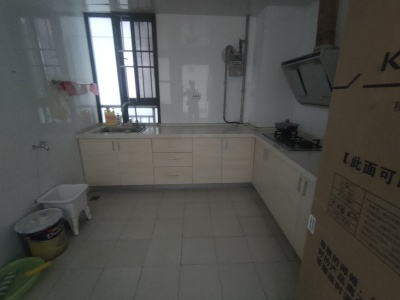 3室2廳2陽臺 假日城市