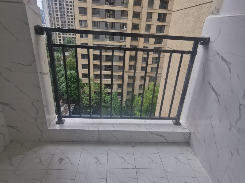 4室2廳1陽臺 紅星天鉑陽臺