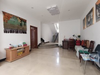 9室3廳2陽臺 鑫苑小區(qū)別墅客廳