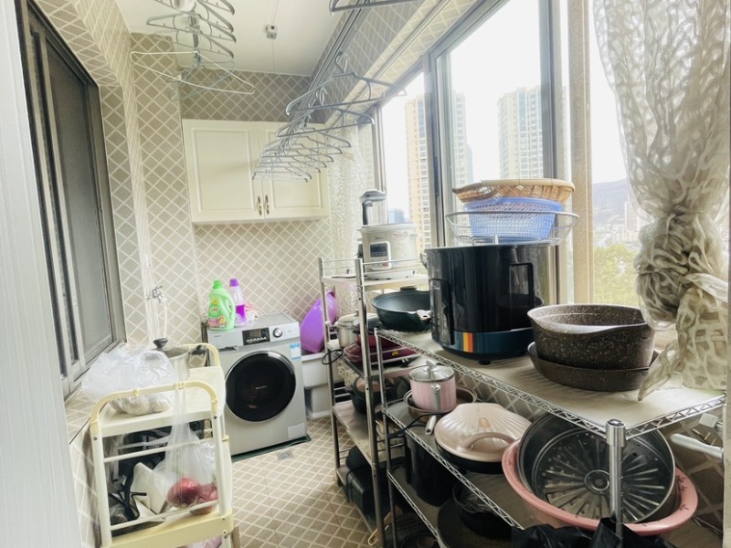 5室3廳 金江小區(qū)瑞園陽臺