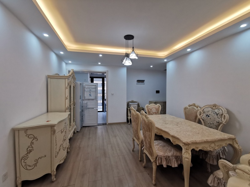 4室2廳1陽臺 紅星天鉑餐廳