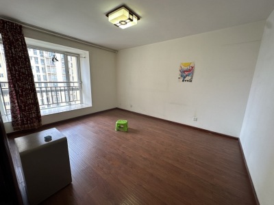 4室2廳2陽臺 世紀(jì)城華春苑