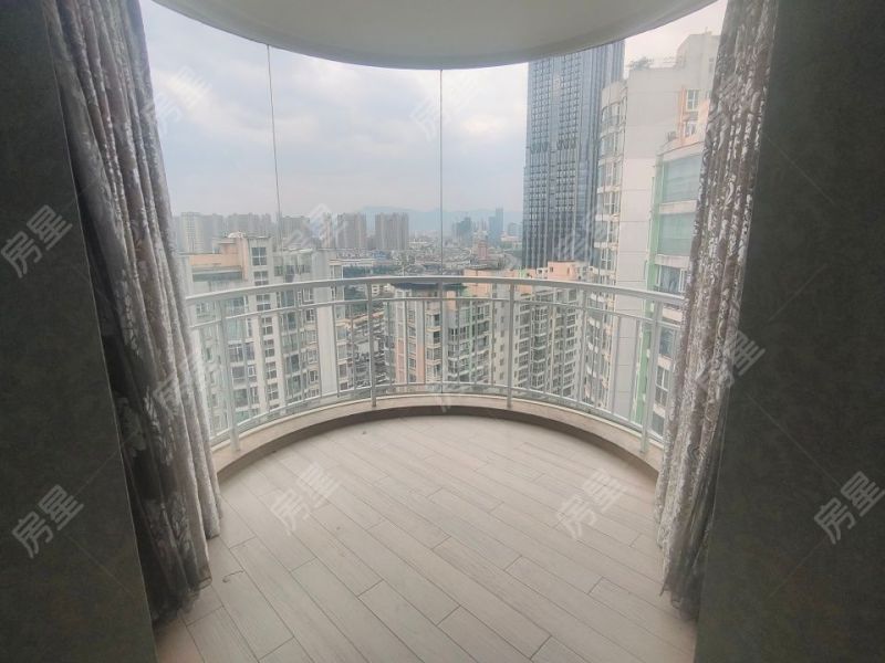 5室2廳2陽臺 中央麗城陽臺