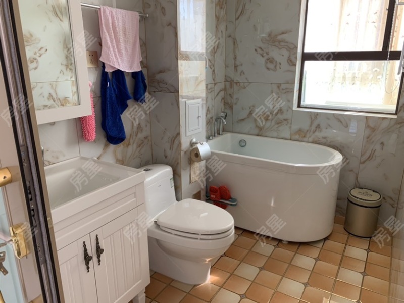 3室2廳2陽臺 瑞鼎城一期衛(wèi)生間