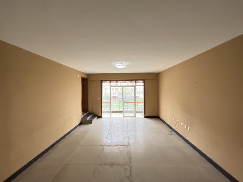 4室2廳2陽臺 江東花城客廳