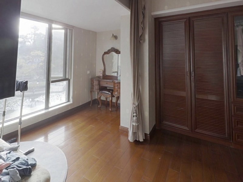 6室2廳2陽(yáng)臺(tái) 云南映象花好月圓一期別墅臥室