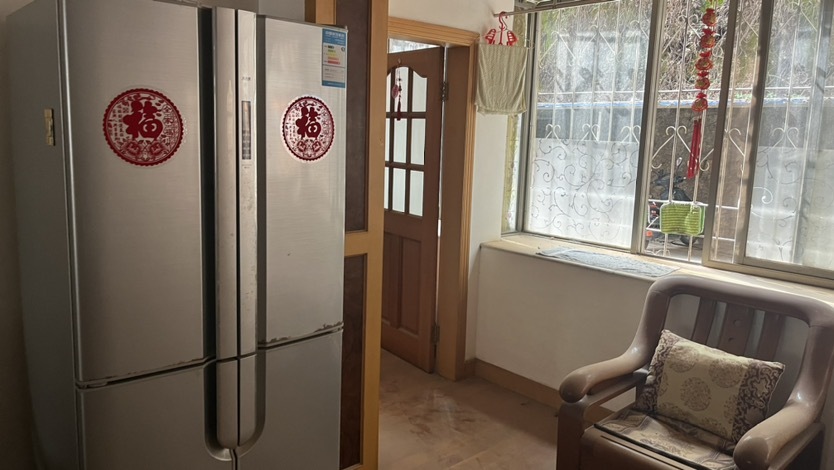 4室2廳1陽臺 圓西路85號客廳