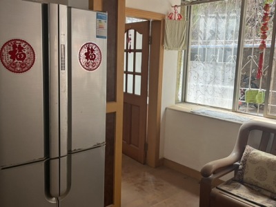 4室2廳1陽臺 圓西路85號客廳