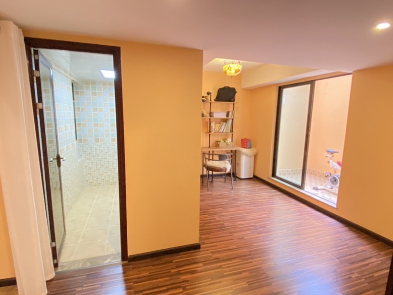 5室2廳2陽臺 銀海白沙郡別墅書房