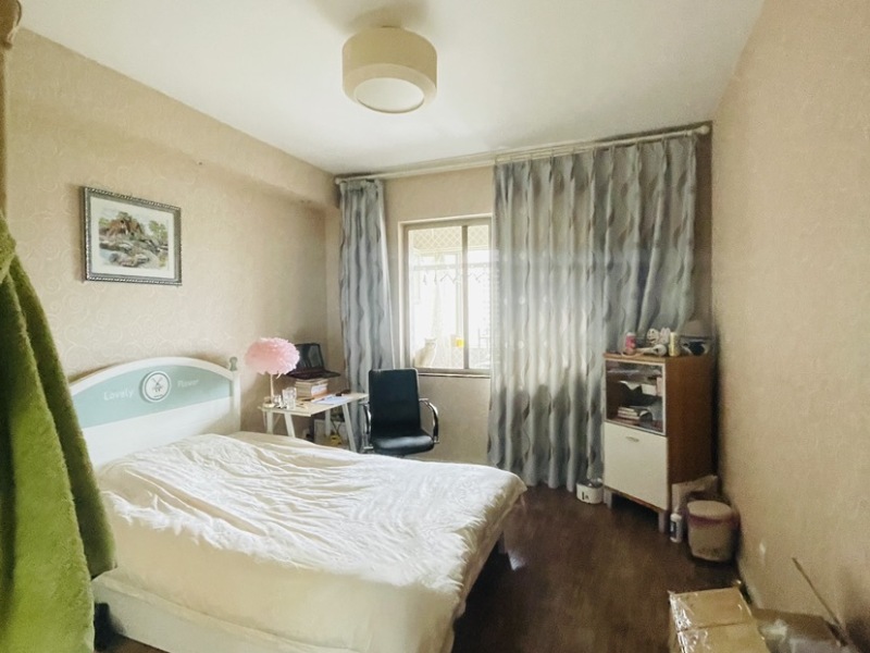 5室3廳 金江小區(qū)瑞園臥室