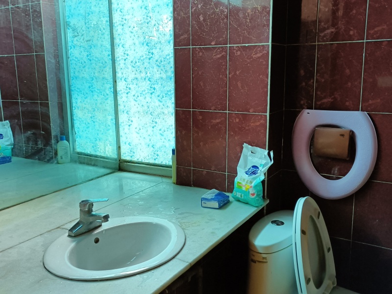 4室2廳1陽臺(tái) 國(guó)防路37號(hào)（軍產(chǎn)房）衛(wèi)生間