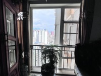 7室2廳2陽(yáng)臺(tái) 中央麗城客廳