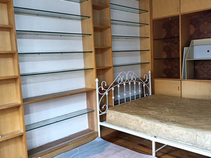 4室2廳1陽臺(tái) 國(guó)防路37號(hào)（軍產(chǎn)房）臥室