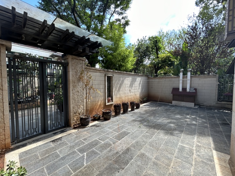 5室3廳2陽臺 昆明恒大云璽別墅自家花園