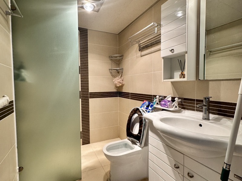 2室2廳1陽臺(tái) 金域緹香衛(wèi)生間