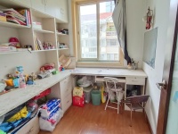 4室2廳2陽(yáng)臺(tái) 江東花園四季園衛(wèi)生間