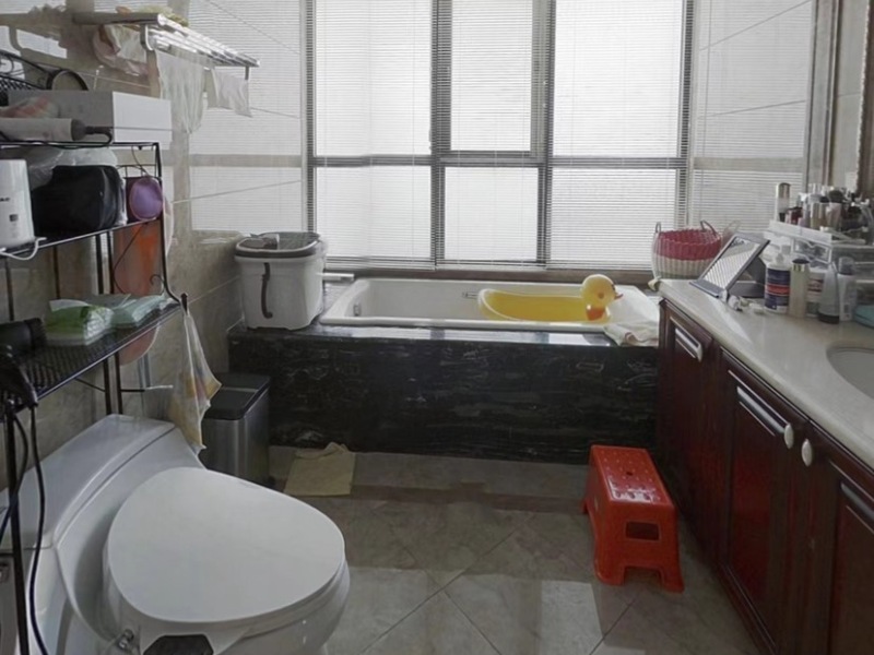 6室2廳2陽(yáng)臺(tái) 云南映象花好月圓一期別墅衛(wèi)生間