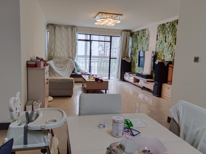 3室2廳2陽臺 西秀園客廳