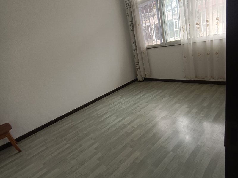 9室3廳2陽臺 鑫苑小區(qū)別墅臥室