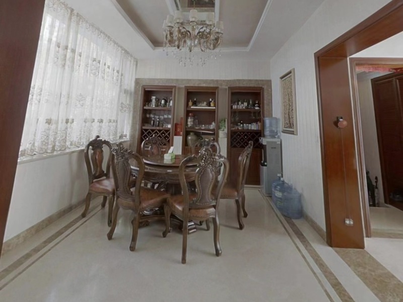 6室2廳2陽(yáng)臺(tái) 云南映象花好月圓一期別墅餐廳