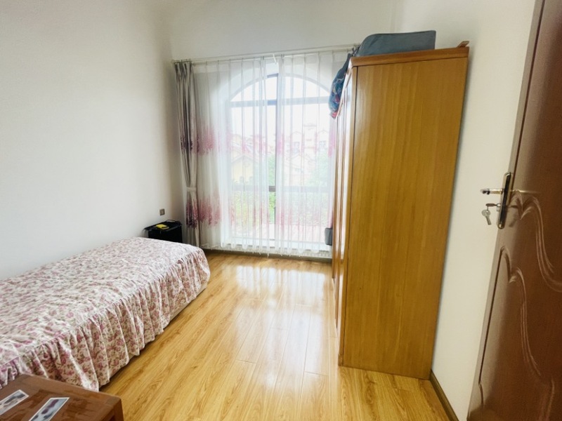 9室2廳3陽臺 萬和花園別墅客廳