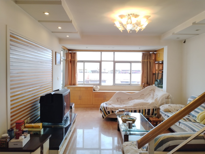 5室2廳2陽臺 景秀山莊一期客廳