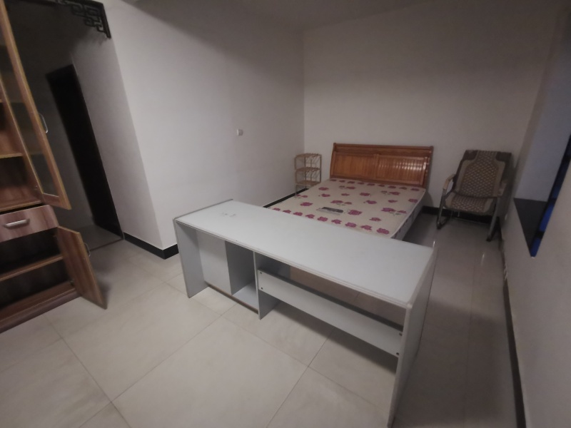 4室2廳1陽臺(tái) 東驤神駿一期臥室