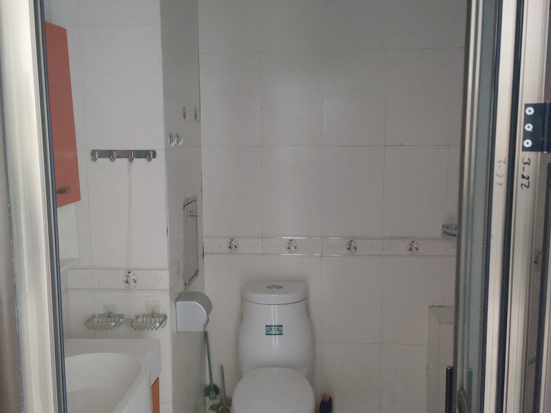 3室2廳1陽臺 高新文翠園衛(wèi)生間