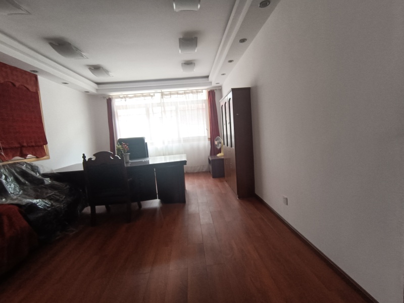 9室3廳2陽臺 鑫苑小區(qū)別墅臥室