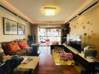 3室2廳2陽臺(tái) 銀海城市花園客廳