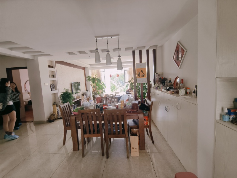 4室2廳 城市山別墅客廳