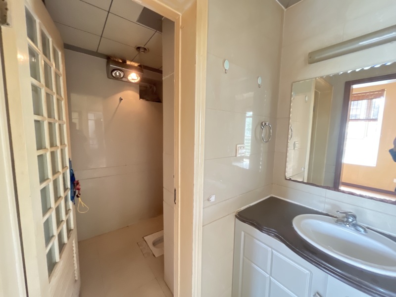 4室2廳2陽臺 江東花城衛(wèi)生間