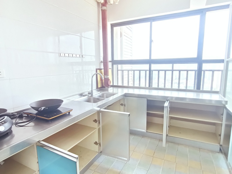 4室2廳2陽(yáng)臺(tái) 蓮景苑廚房