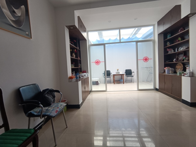 9室3廳2陽臺 鑫苑小區(qū)別墅客廳