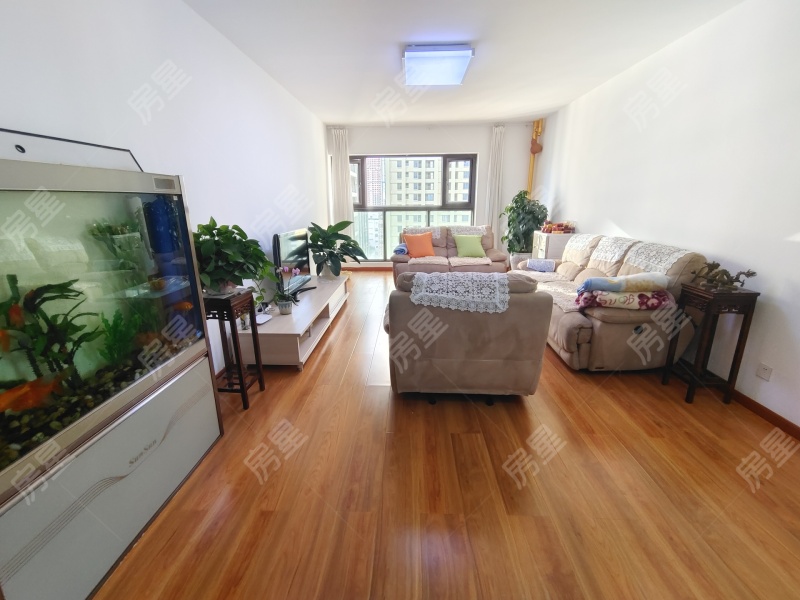 3室2廳 匯都國(guó)際二期客廳